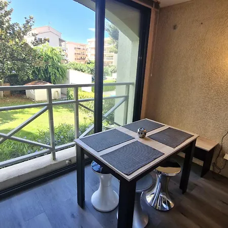 Apartment 2 Pieces Avec Piscine, Parking, Animaux Acceptes, - Fr-1-780-93 *