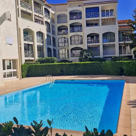2 Pieces Avec Piscine, Parking, Animaux Acceptes, - Fr-1-780-93 Apartment *