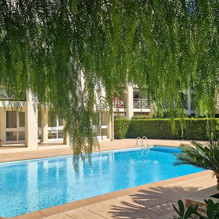2 Pieces Avec Piscine, Parking, Animaux Acceptes, - Fr-1-780-93 * Sainte-Maxime