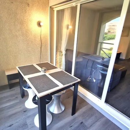 2 Pieces Avec Piscine, Parking, Animaux Acceptes, - Fr-1-780-93 Apartment *